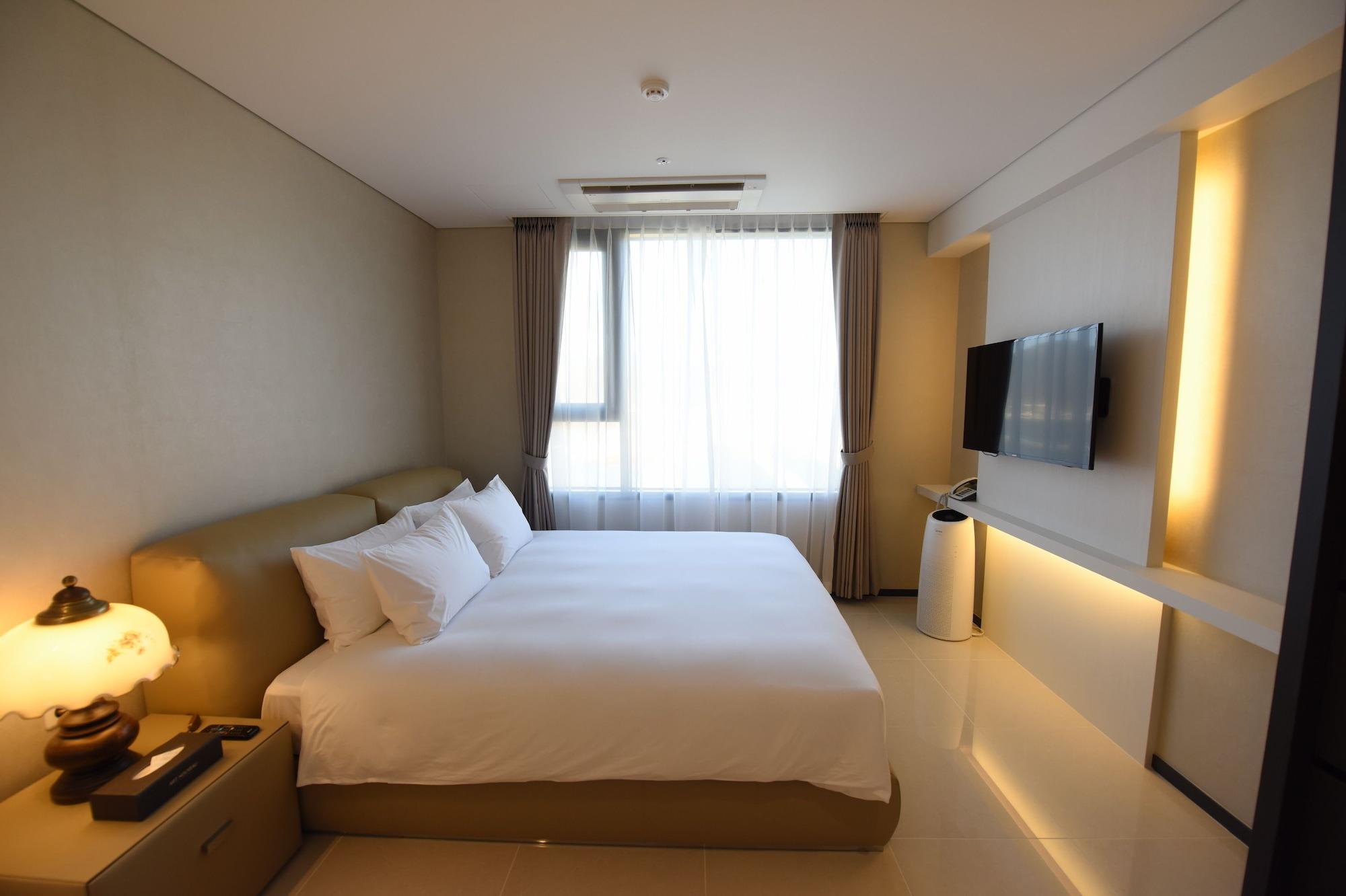 Geoje Artnouveau Suite Hotel Eksteriør bilde